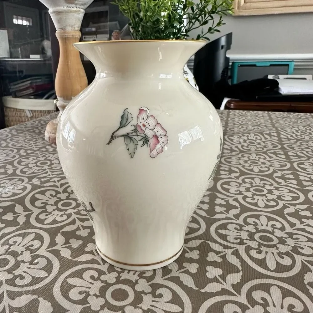 Lenox Serenade Vase Red Finch‎ Bird & Floral Design vintage USA 6” approx